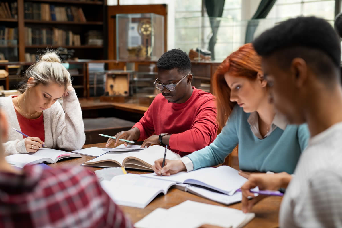 INICIAÇÃO CIENTÍFICA GRUPOS DE ESTUDO Faculdade Baiana de Direito e Gestão