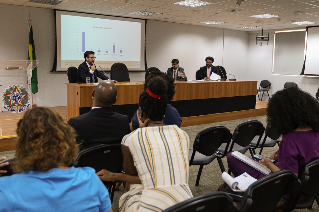 Baiana apresenta pesquisa inédita em Brasília